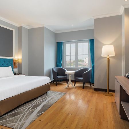 Luminor Hotel Palembang By Wh Free Massage 10 Minutes Екстер'єр фото